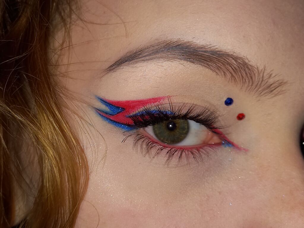 David Bowie makeup