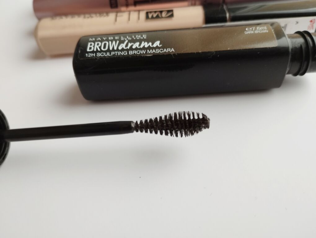 Туш для брів від Maybelline у відтінку Dark brown