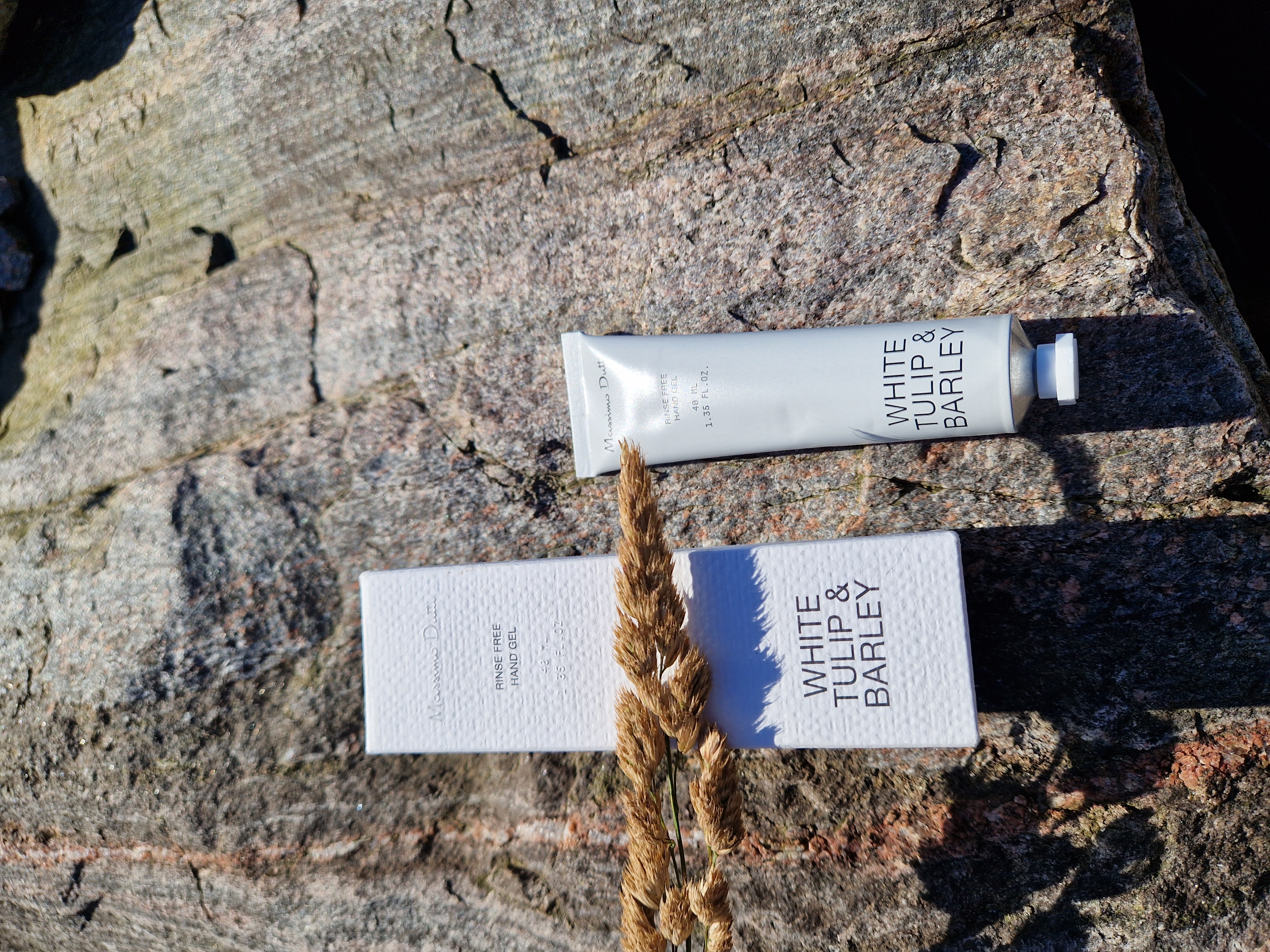 Випадкова найкраща покупка місяця Massimo Dutti White Tulip and Barley rinse free hand gel