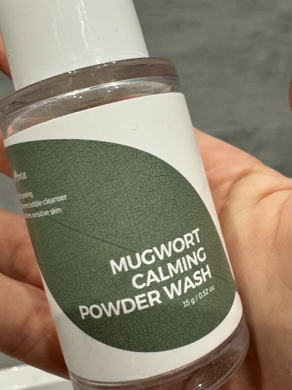 Пуста баночка Isntree Mugwort Powder Wash
