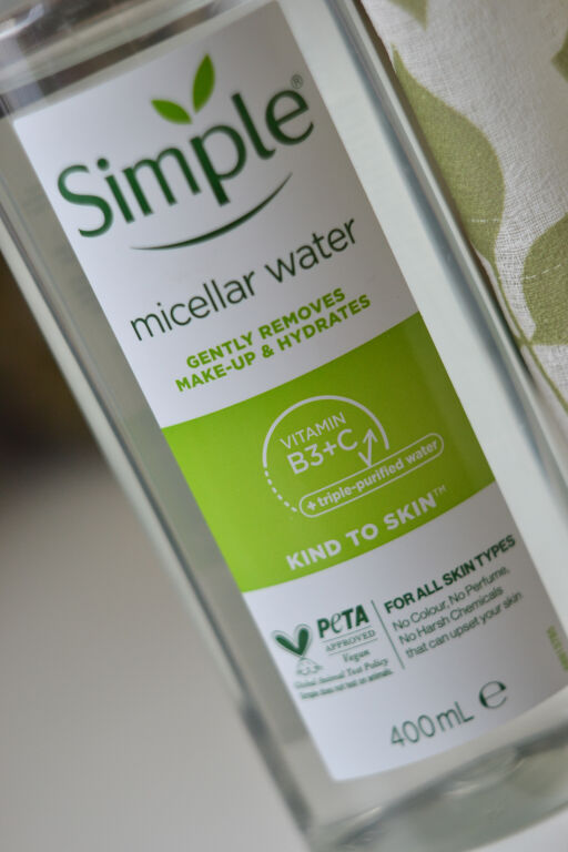 Бюджетна та якісна міцелярна �вода Simple Kind to Skin Micellar Water