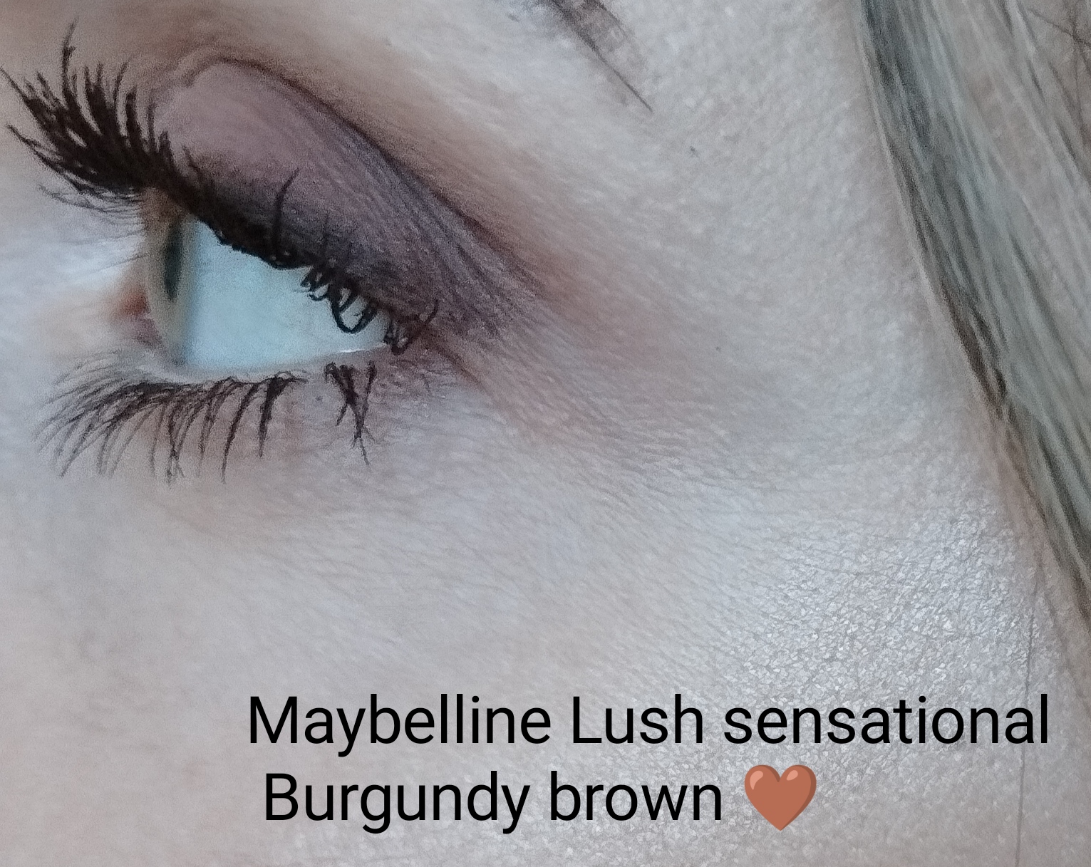 Одна з найкращих від Maybelline! Обожнюю її! У відтінок Burgundy brown я закохалася!