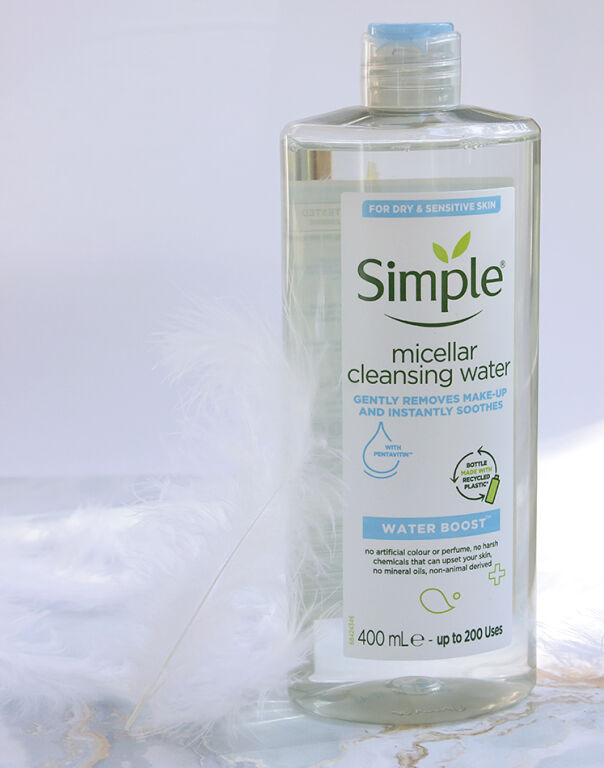 Міцелярна вода Simple Water Boost Micellar Cleansing Water