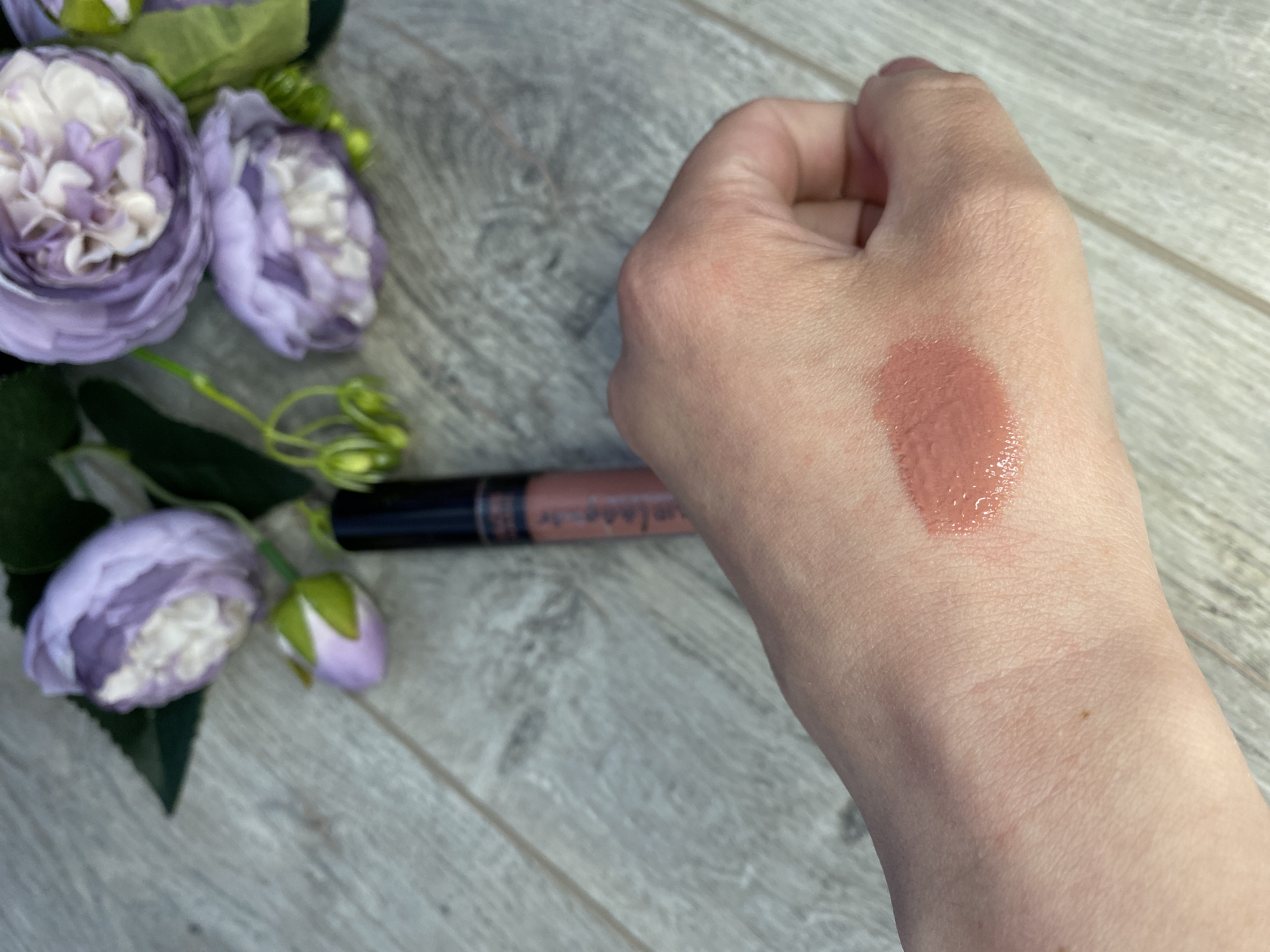 Рідка помада для губ Eveline Gloss Magic Lip Lacquer 15