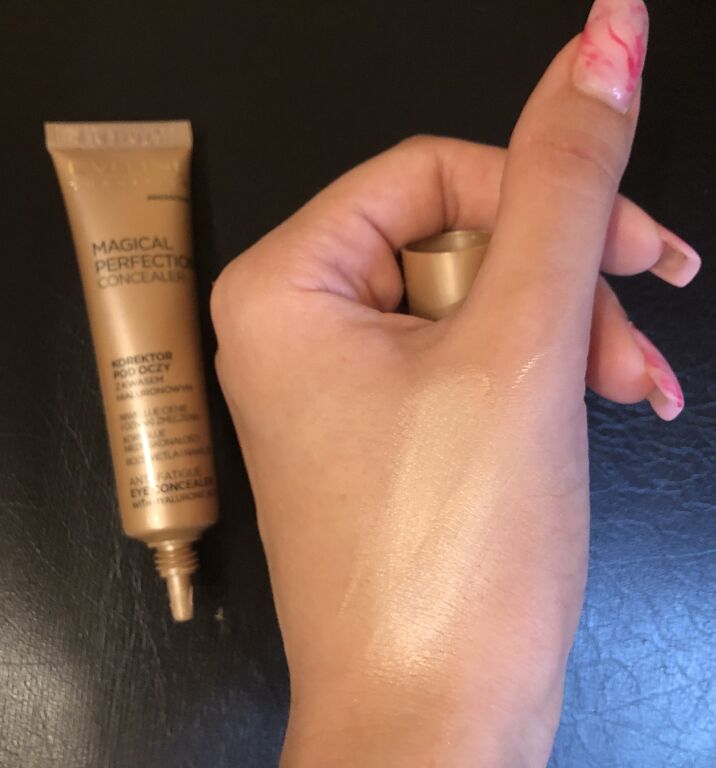 Чи справді консилер Eveline Cosmetics Magical Perfection Concealer бюджетний аналог Clarins Instant