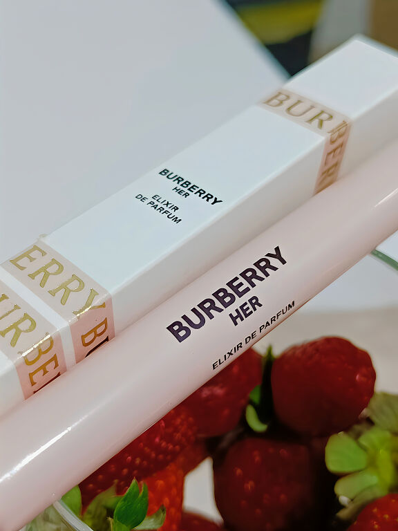 Відкрий для себе весняний аромат разом з Burberry⁠♡