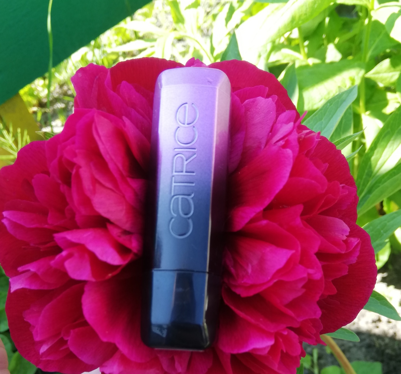 Catrice Shine bomb lipstick