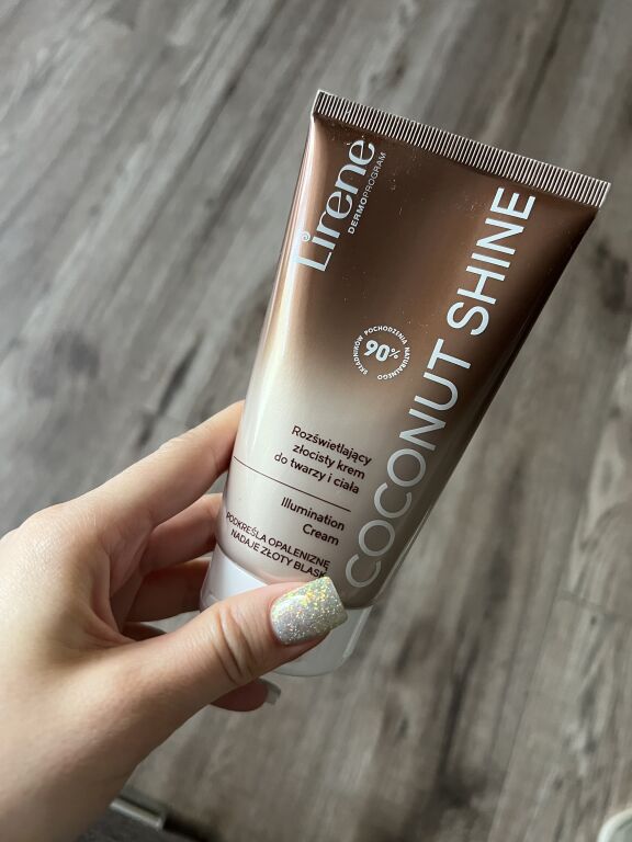 Сяючий крем для тіла Lirene coconut shine