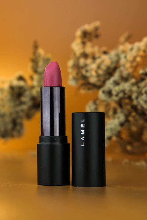 Настрій Барбі : LAMEL Make Up Powder Drop Matte Lipstick у відтінку 406