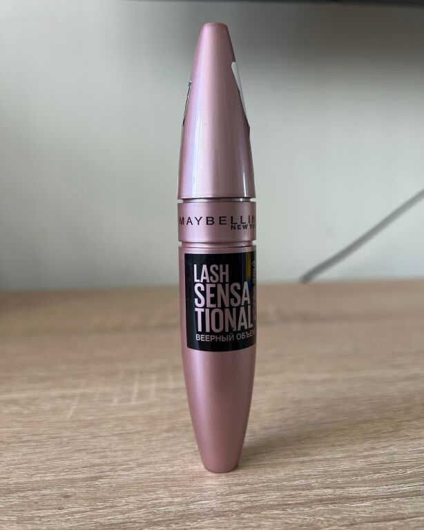 Maybellin lash sensations інтенсивно-чорна на коротких прямих віях