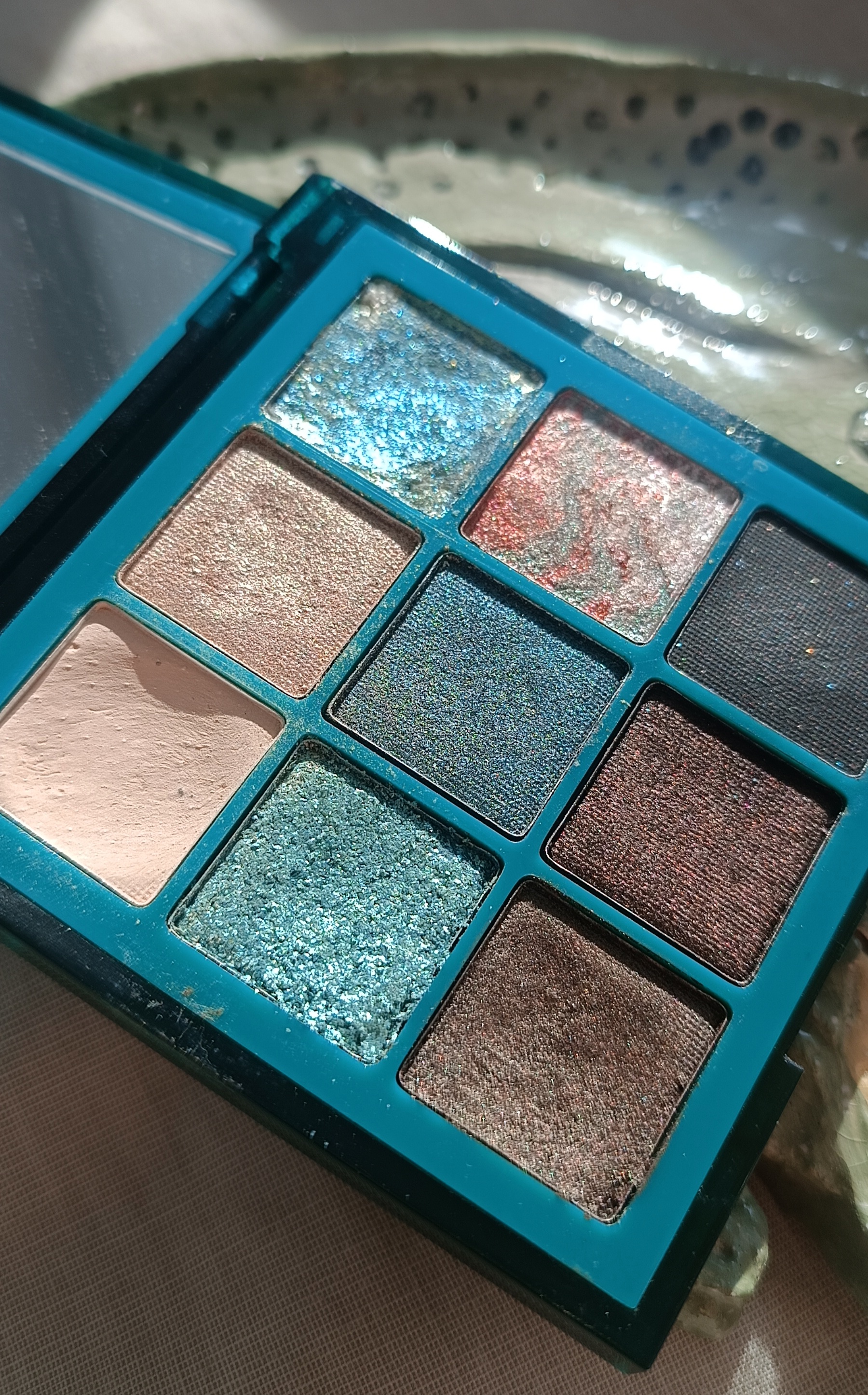 GlamBee Amazing Makeup Eyeshadow Palette