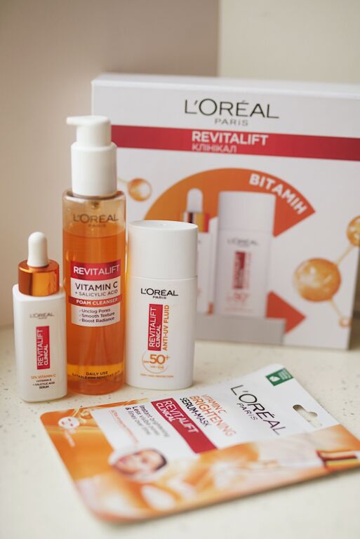 Неоднозначні враження ві�д L'Oreal Paris Revitalift Vitamin C #testmakeupclub