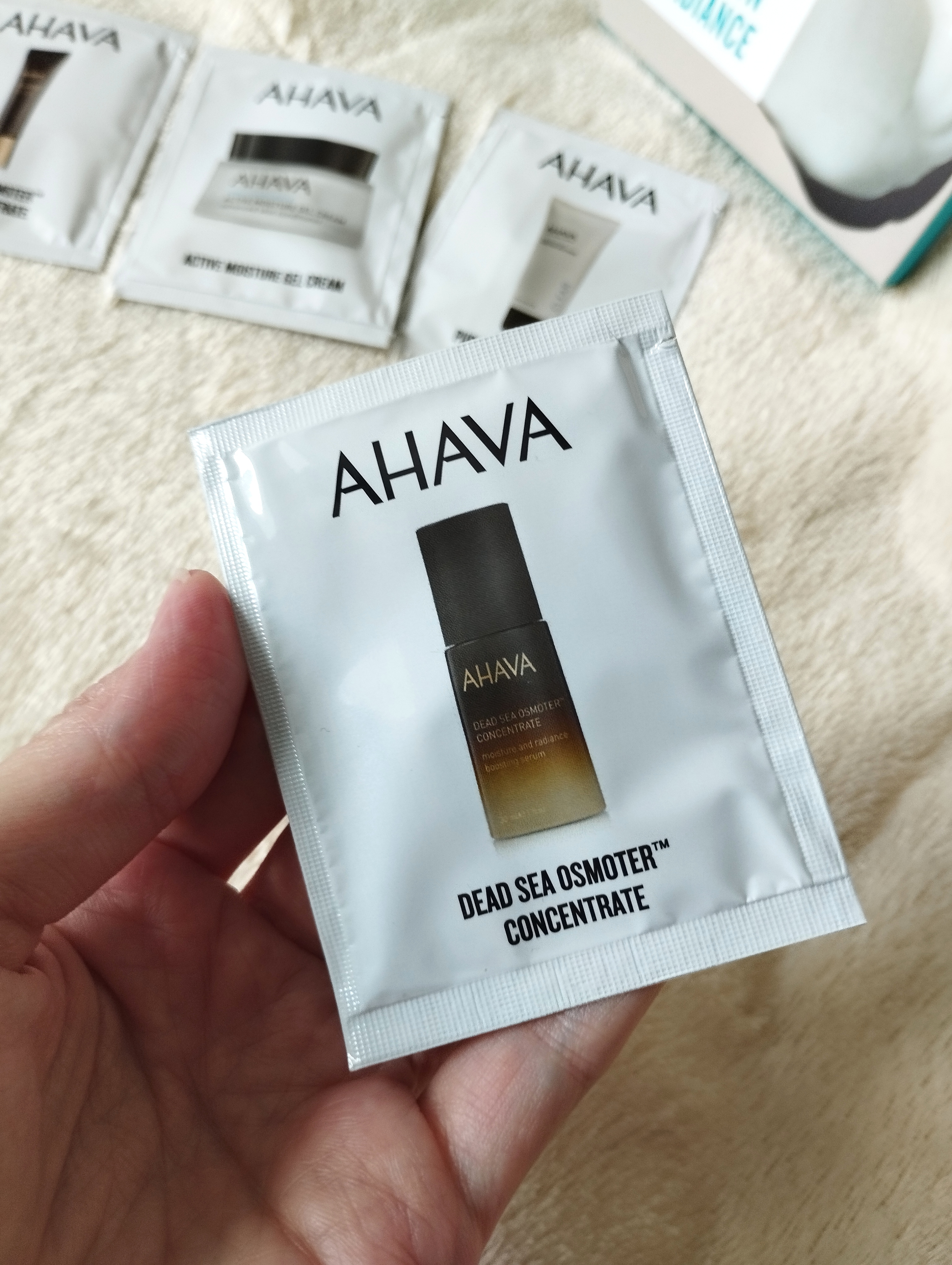 Сироватка для обличчя з мінералами Ahava Dead Sea Osmoter Concentrate