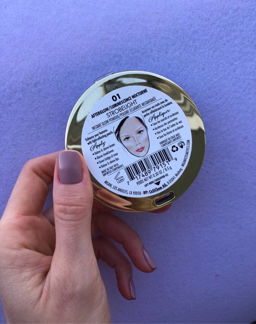 Milani Strobelight Instant Glow Powder: сухий хайлайтер з красивим ефектом