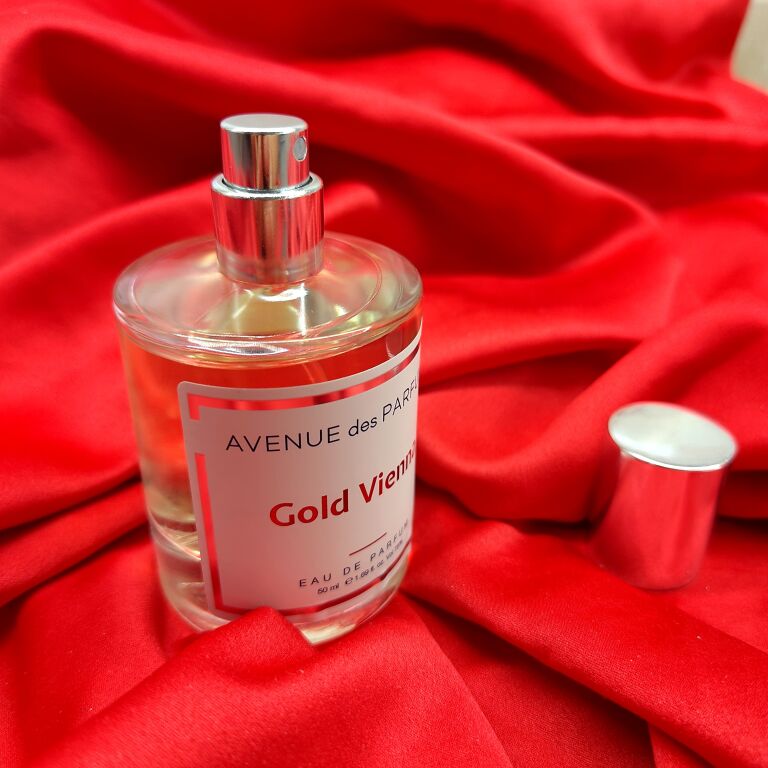 Теплий аромат ос�ені з Avenue Des Parfums Gold Vienna