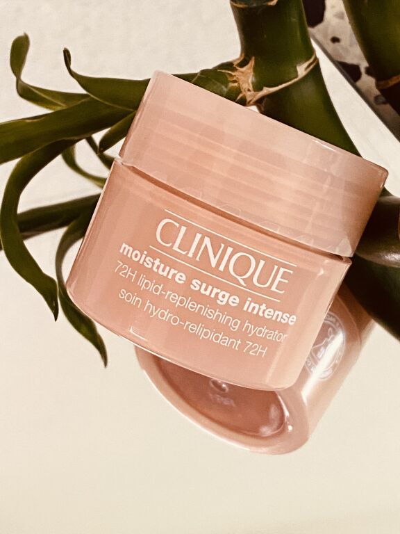 Clinique Moisture Surge: легендарне зволоження