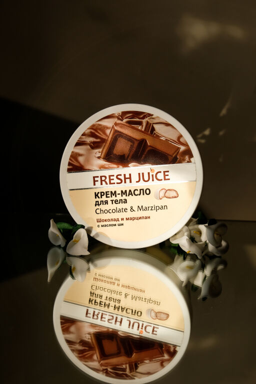 Частинка моєї СПА-рутини : Fresh Juice Body Butter Chocolate & Marzipan With Shea Butter