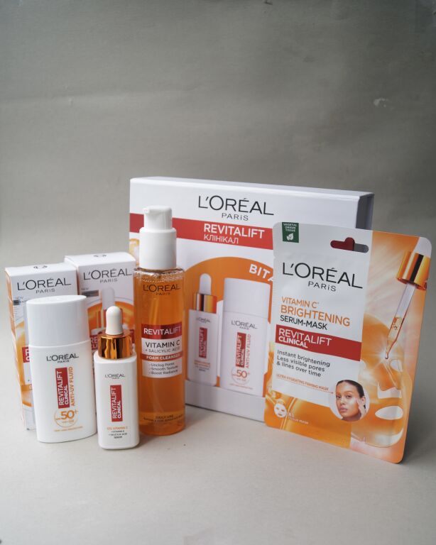 Р�озпаковка L'Oreal Revitalift вітамін C