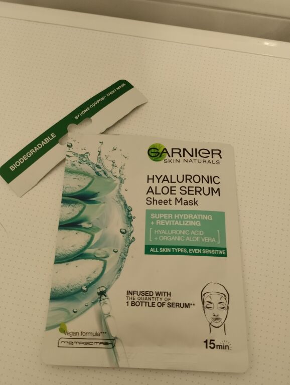 Garnier Skin Naturals Гіалуронова тканинна Алое-маска для всіх типів шкіри обличчя