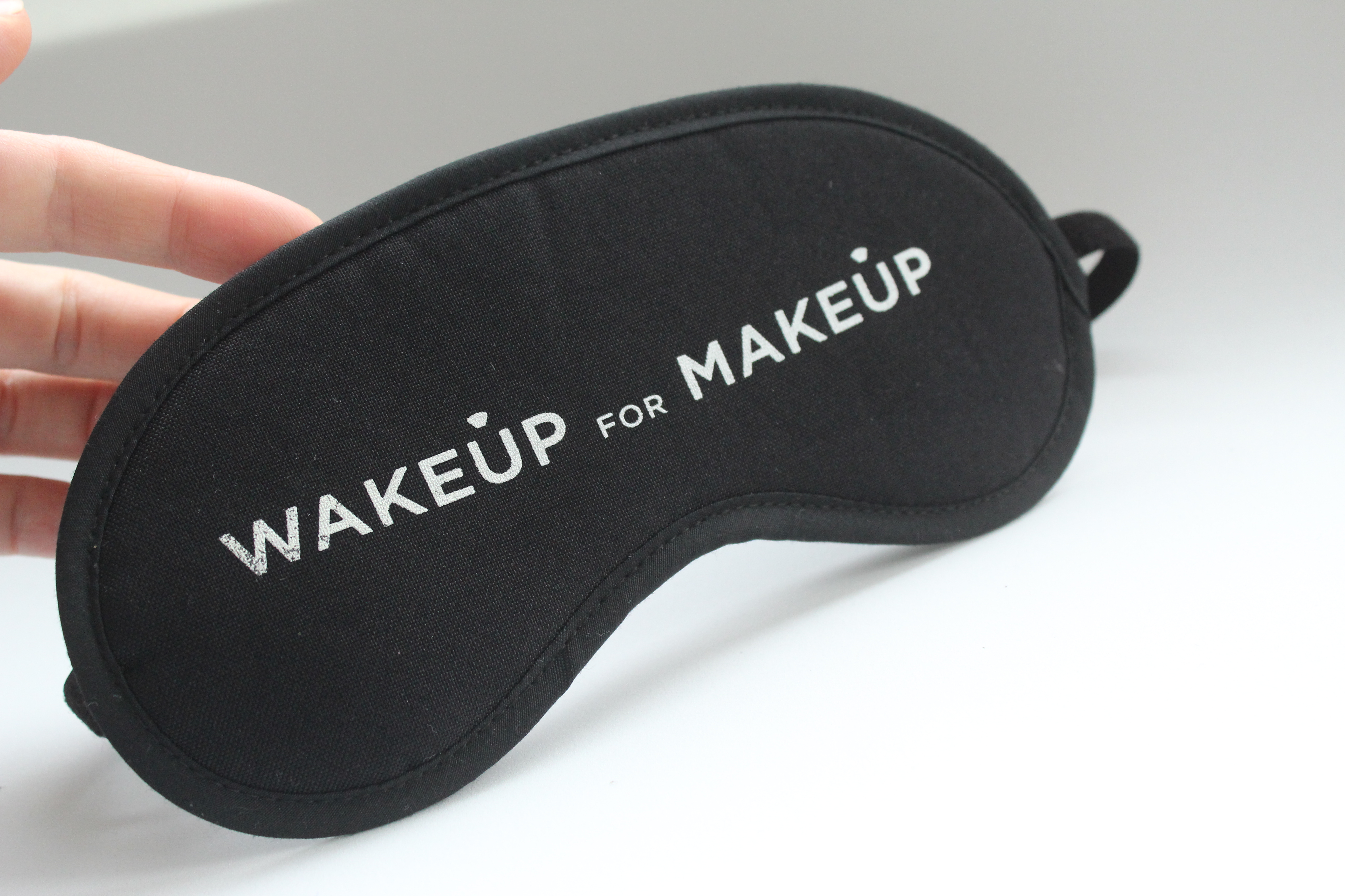 Маска для сну "WakeUp for Makeup"