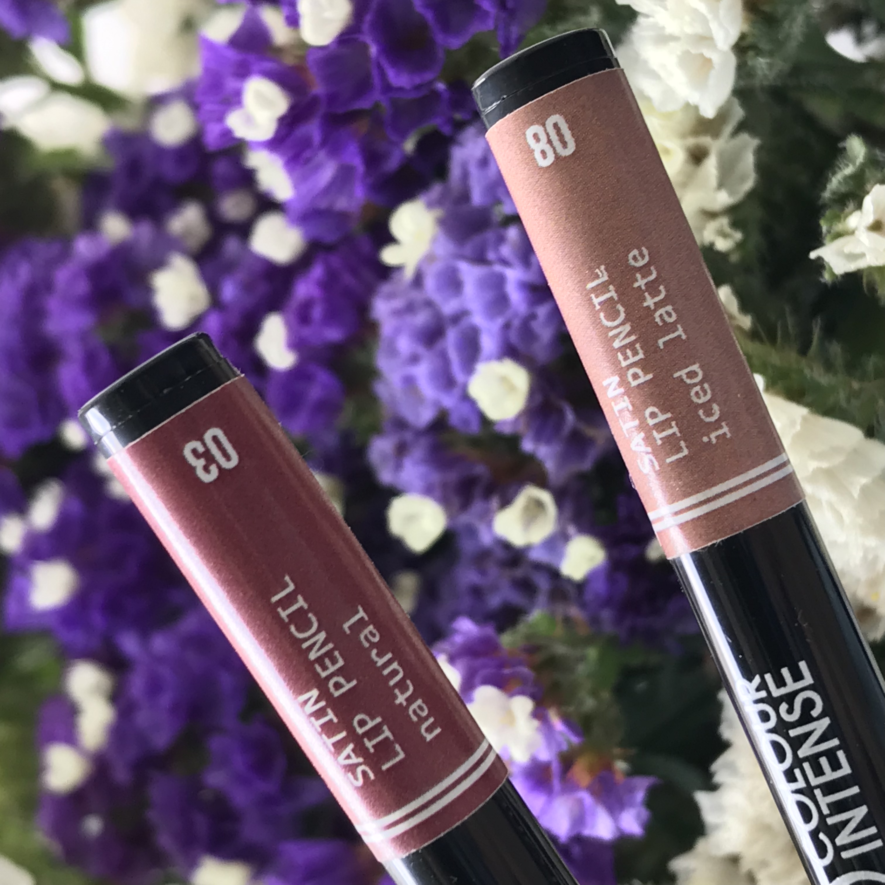 Бюджетні олівчики Colour Intense Satin Lip Pencil