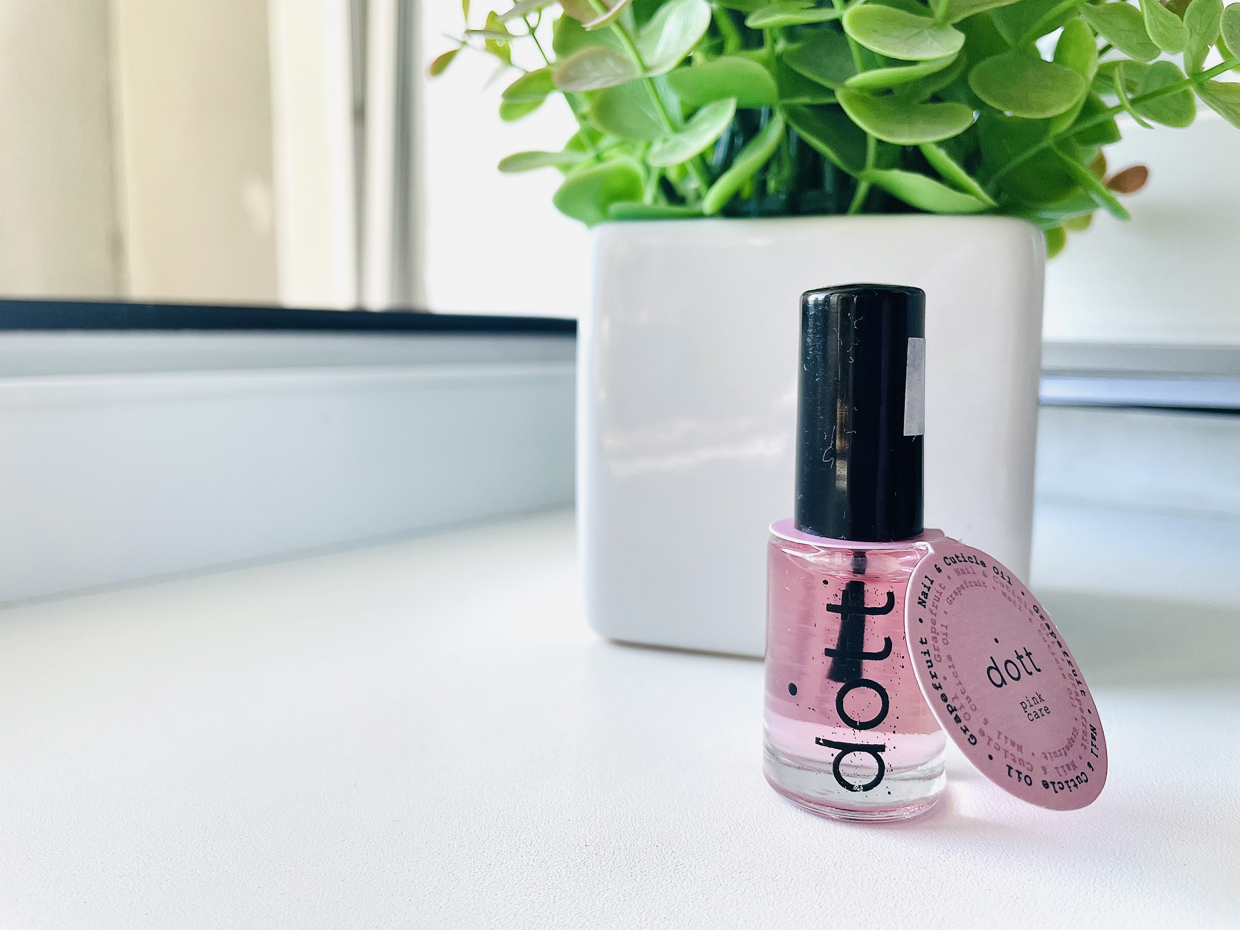 Dott Pink Care Grapefruit Nail & Cuticle Oil