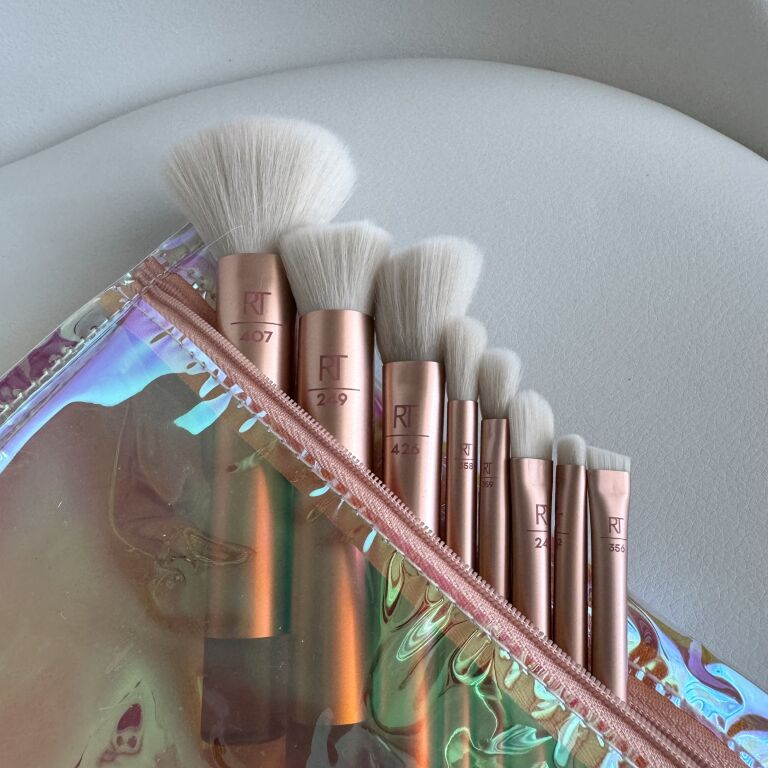 Real Techniques | The Wanderer Makeup Brush Kit