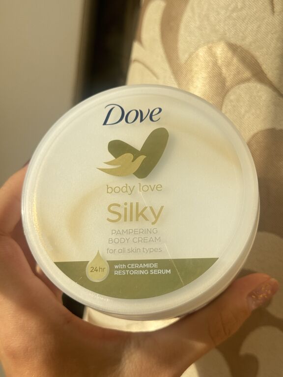 Dove shower gel, body cream, deodorant