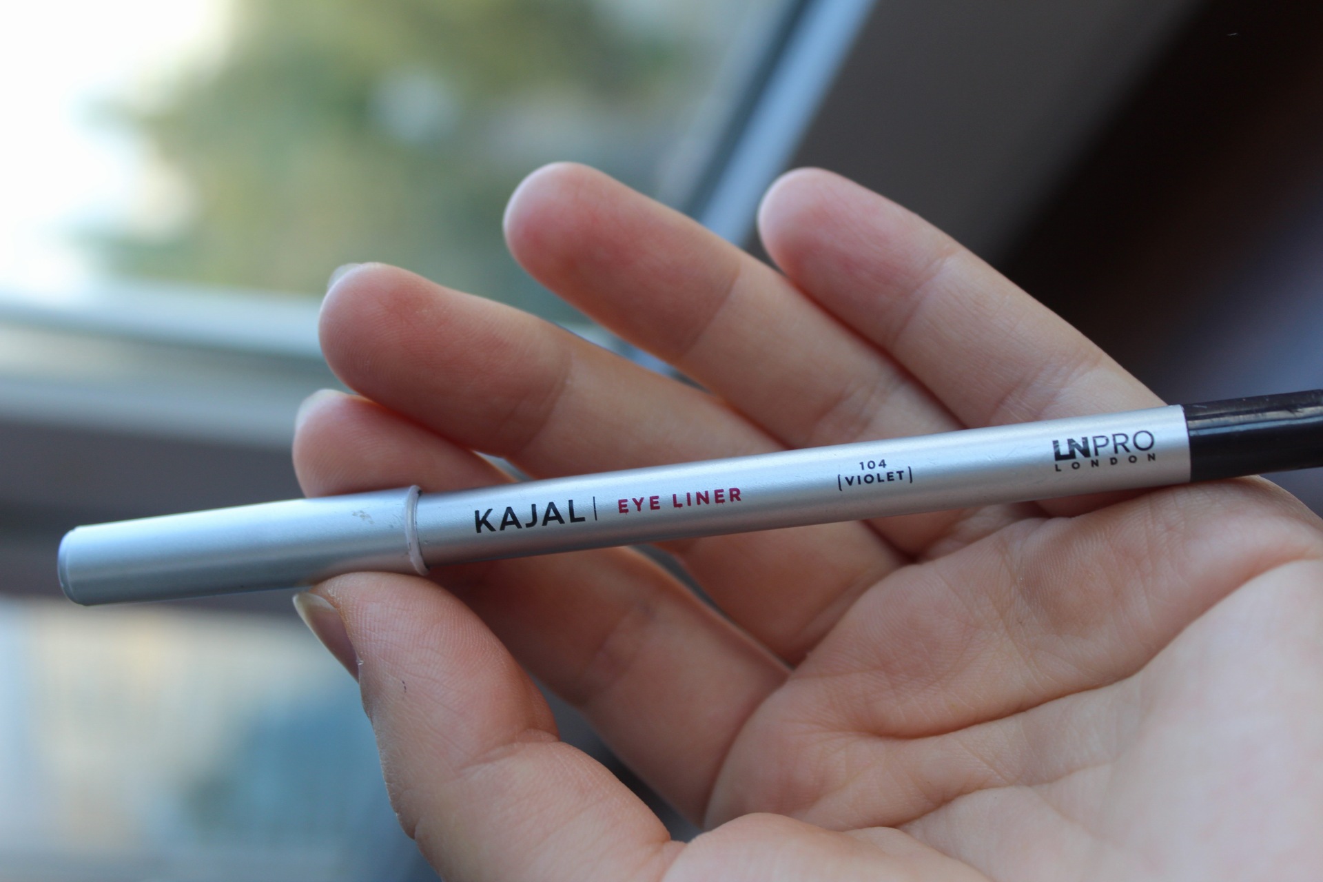 104 відтінок LN Pro Kajal Eye Liner