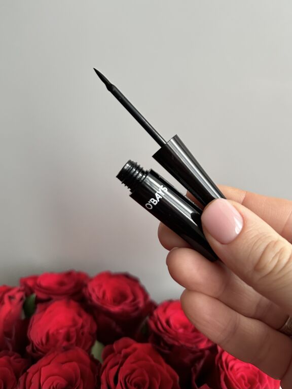 O’BAYS Perfect Eyeliner і стрілки на навислих повіках