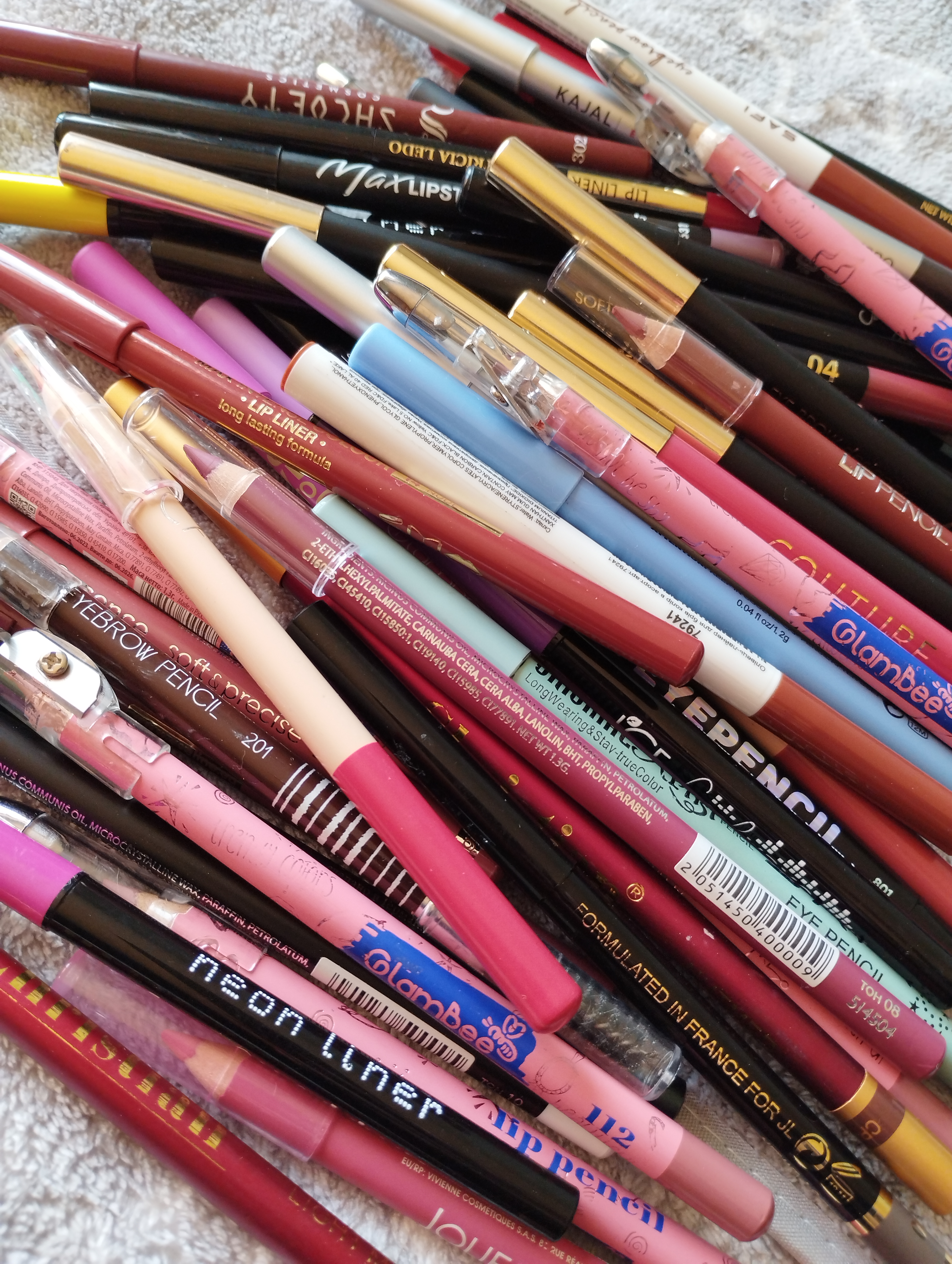 Шок-контент: моя колекція олівців