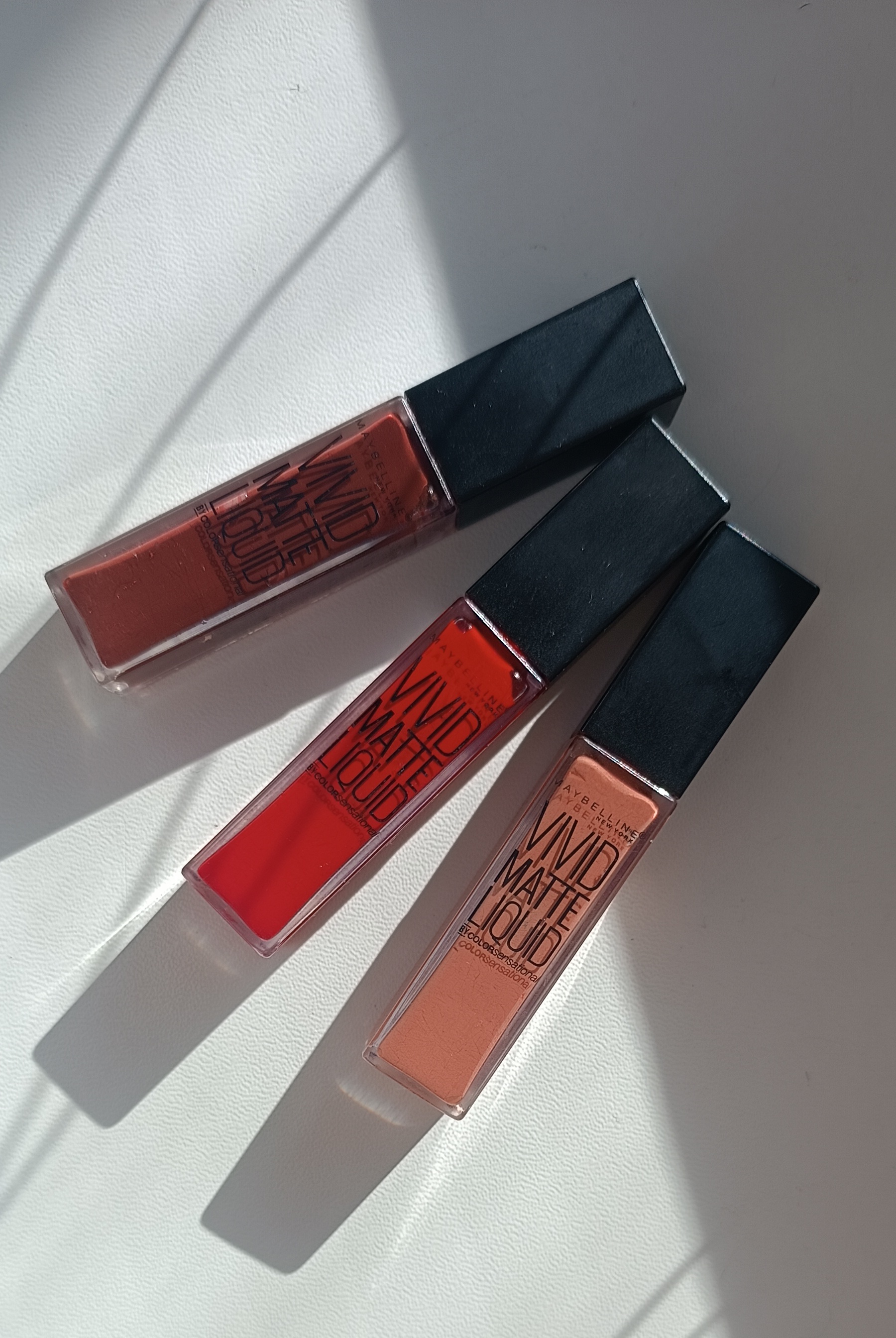 Блиск для губ Maybelline New York Color Sensational Vivid Matte Liquid