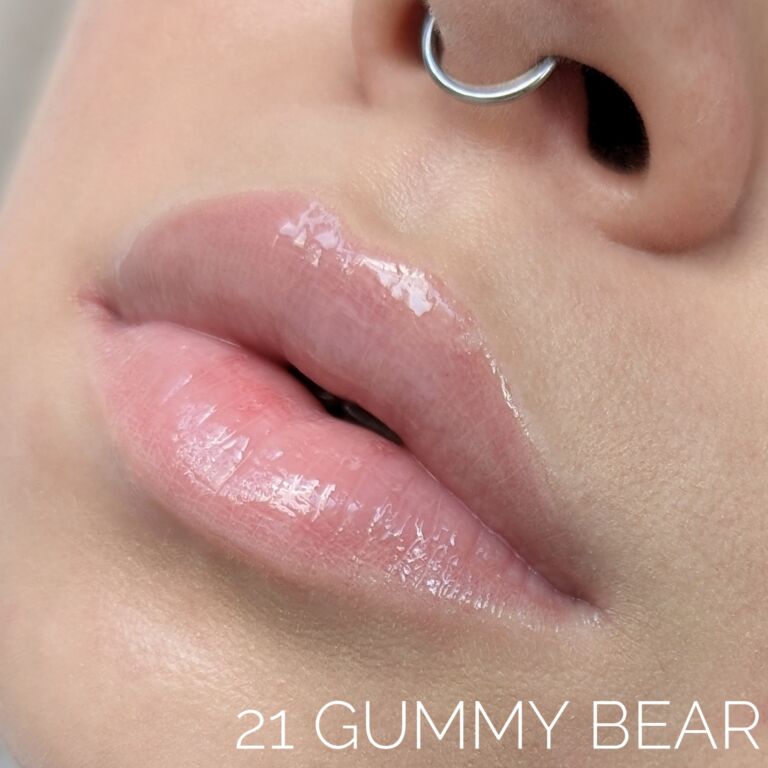 Maybelline Lifter Gloss в унікальному відтінку 21 Gummy Bear, якого ще немає в Україні