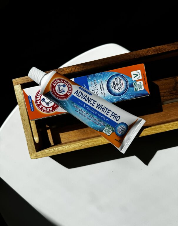 Відбілююча зубна паста Arm & Hammer