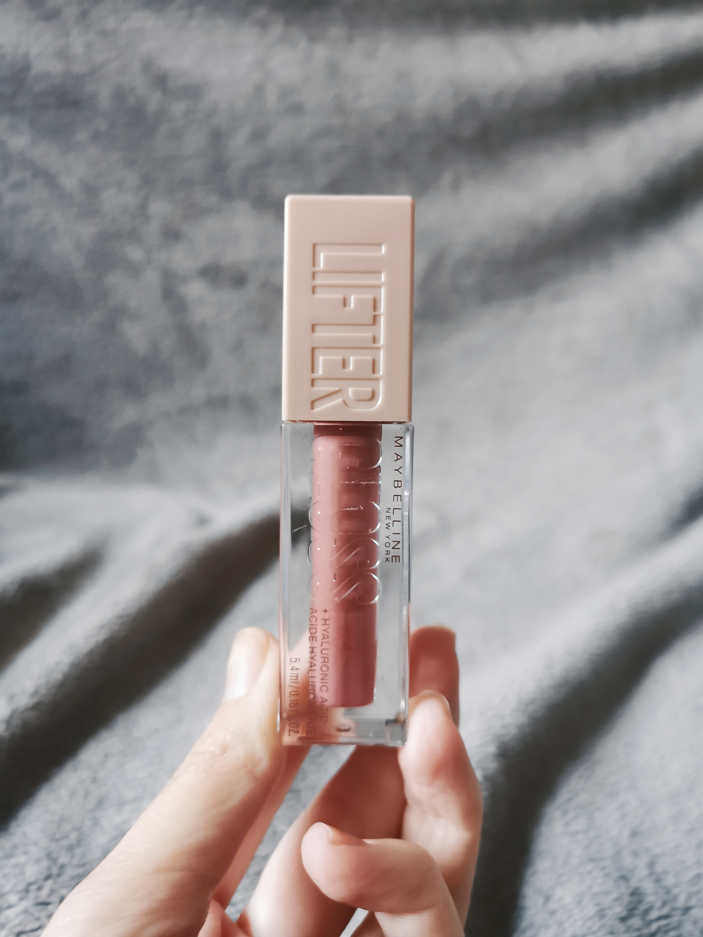 Огляд блиску Lifter Gloss від Maybelline 005 Petal ч.3.