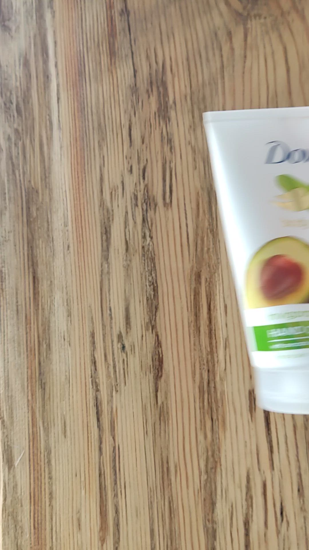 Крем для рук з олією авокадо і екстрактом календули Dove Nourishing Secrets Invigorating Ritual Hand