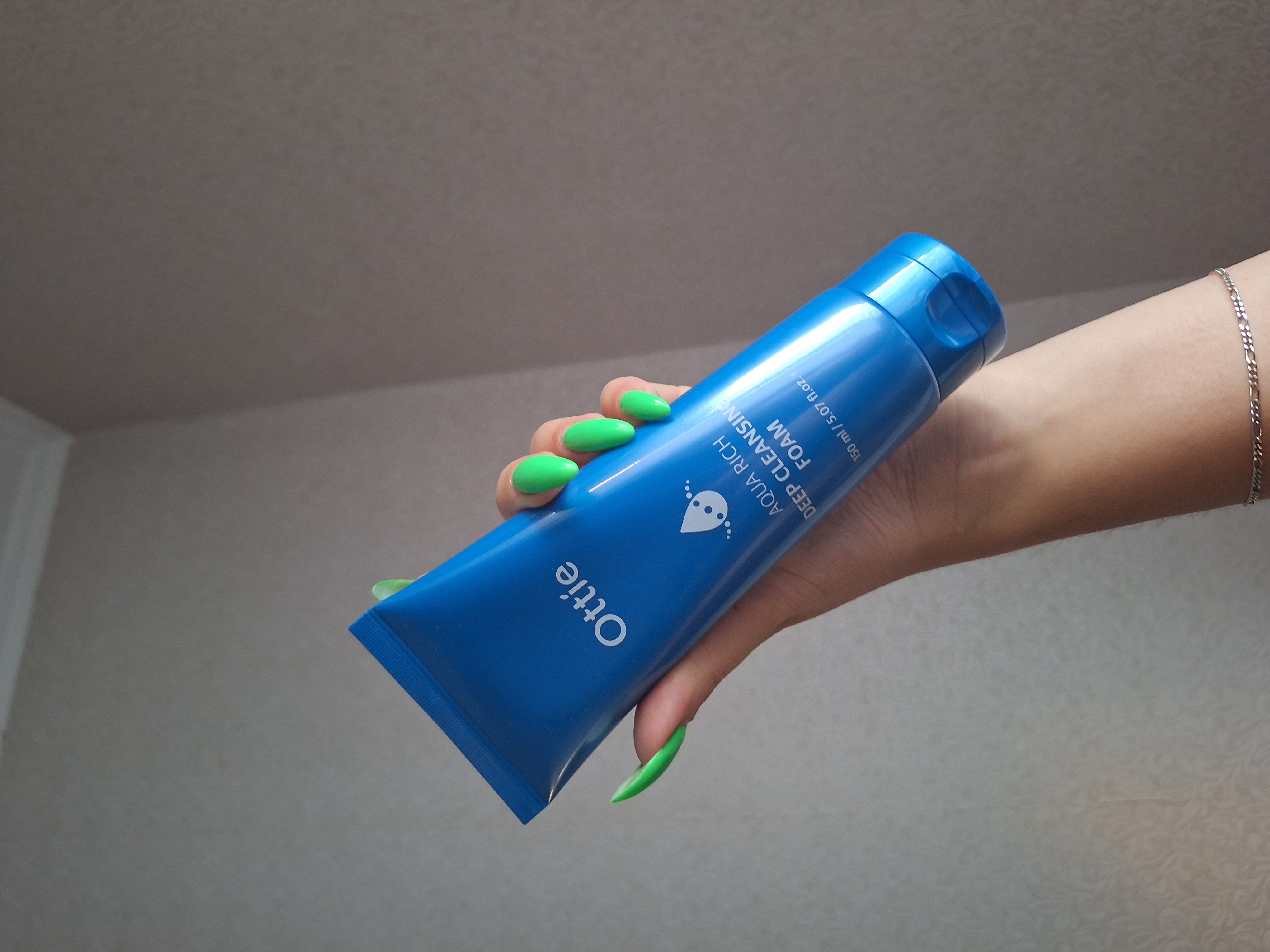 Пінка для вмивання Ottie Aqua Rich Deep Cleansing Foam