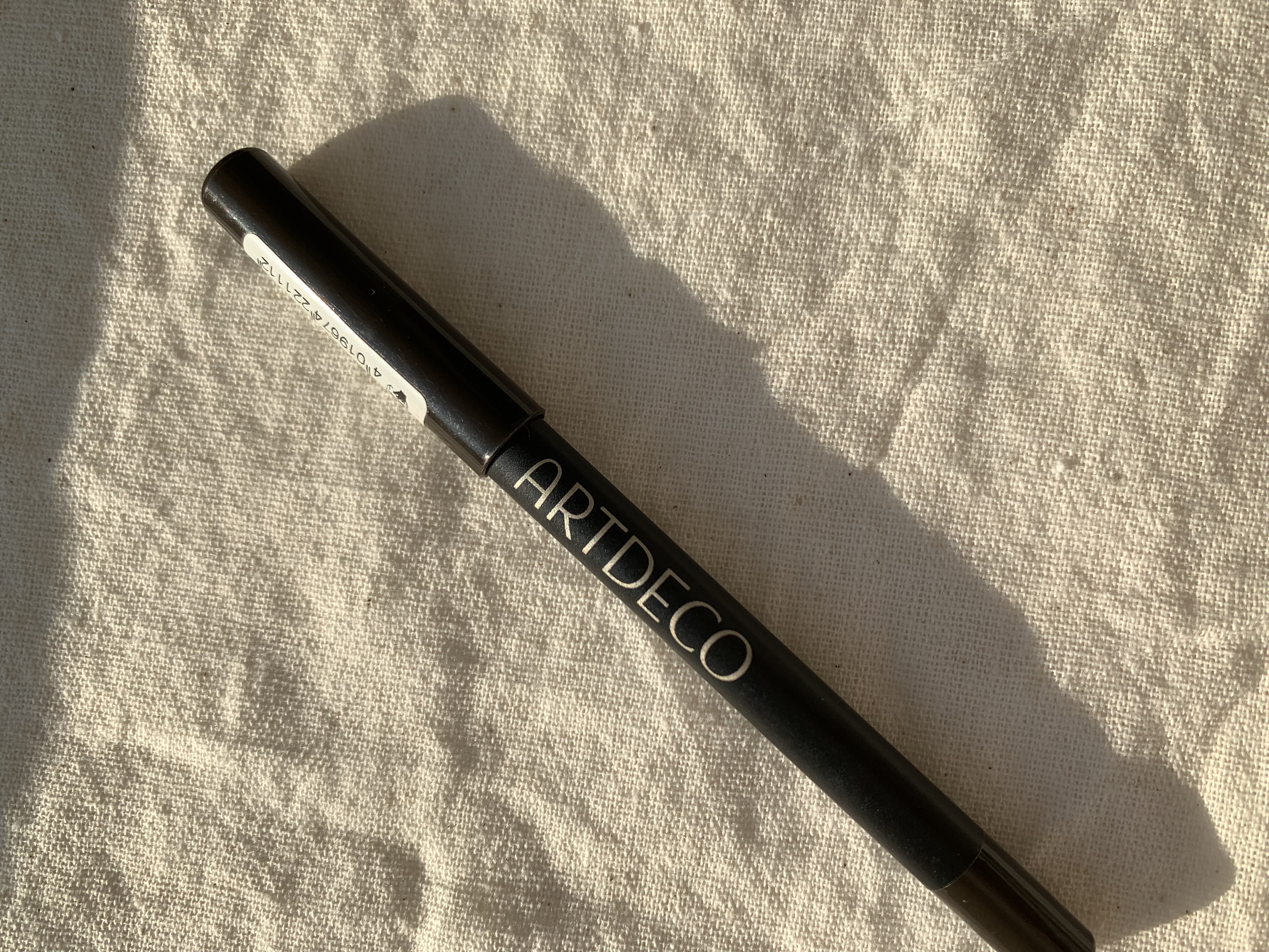 Ідеальний коричневий олівець для очей від Artdeco
