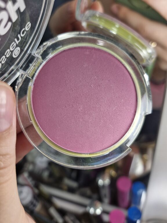 Рум'яна essence blush crush 060 дуже гарні і доступні, і невже це аналог Dior?