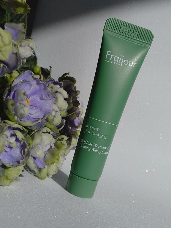 Fraijour Wormwood Calming Watery Cream. Крем для обличчя Fraijour "Рослинні екстракти"