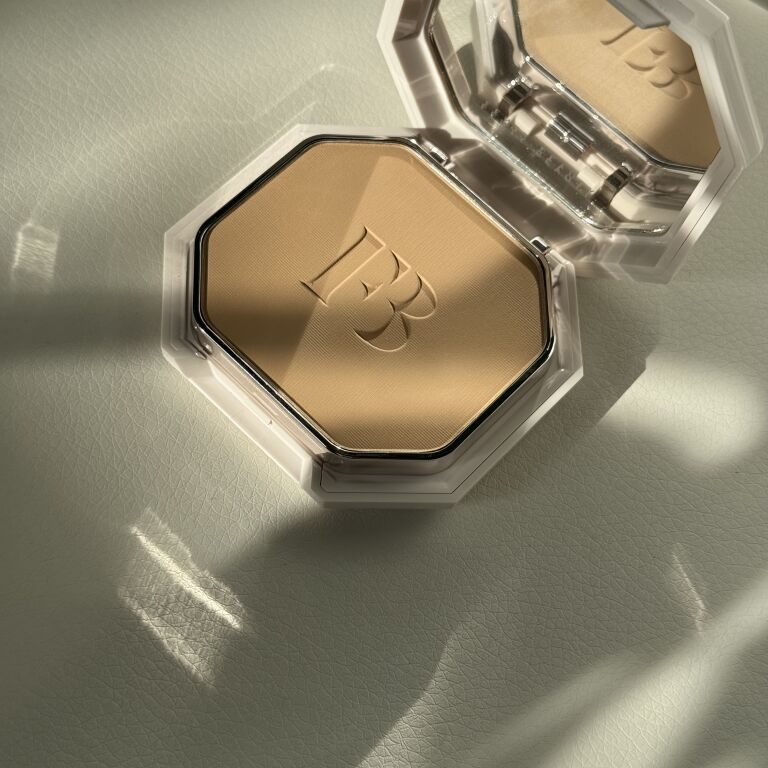 Fenty Beauty By Rihanna Pro Filt'R Soft Matte Powder Foundation