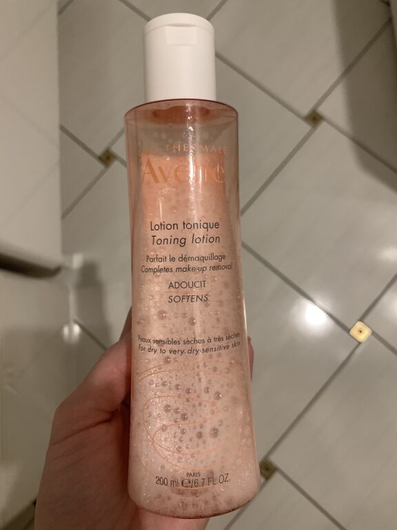 Цей тонізуючий лосьйон  для обличчя Avene must have