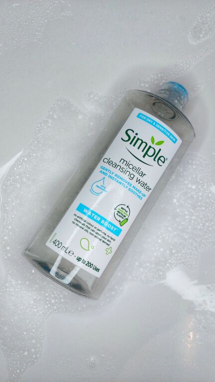 Міцелярна вода - SIMPLE Water Boost Micellar Cleansing Water