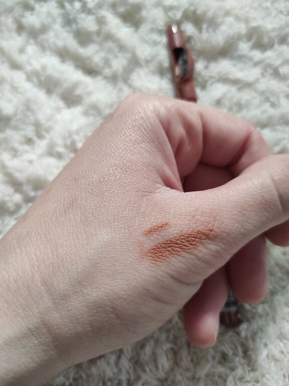 Олівець для губ Eveline Cosmetics Max Intense Colour