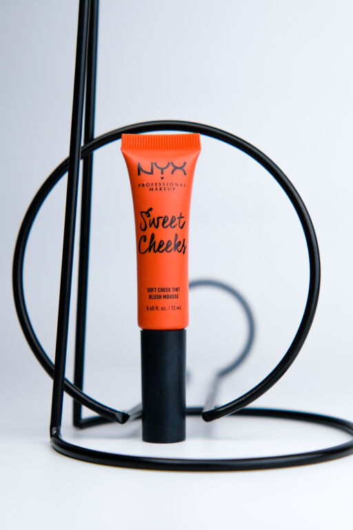 Не стандартний колір рум'ян для мене: NYX  Sweet Cheeks Soft Cheek Tint