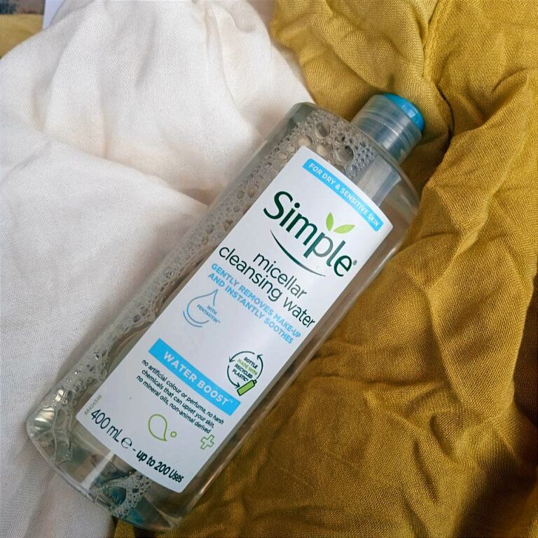 Міцелярна вода Simple Water Boost Micellar Cleansing Water