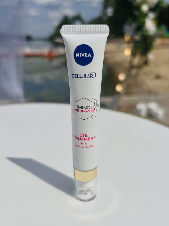 NIVEA Luminous Eye Cream: базовий догляд для дівчаток 35+