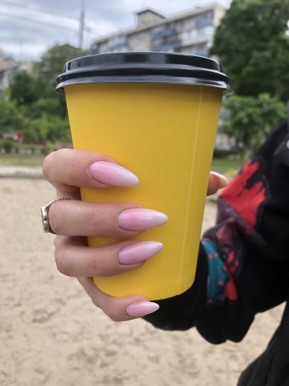 American manicure для тих, хто втомився від френчу. А ви знали, що це американка? 💅