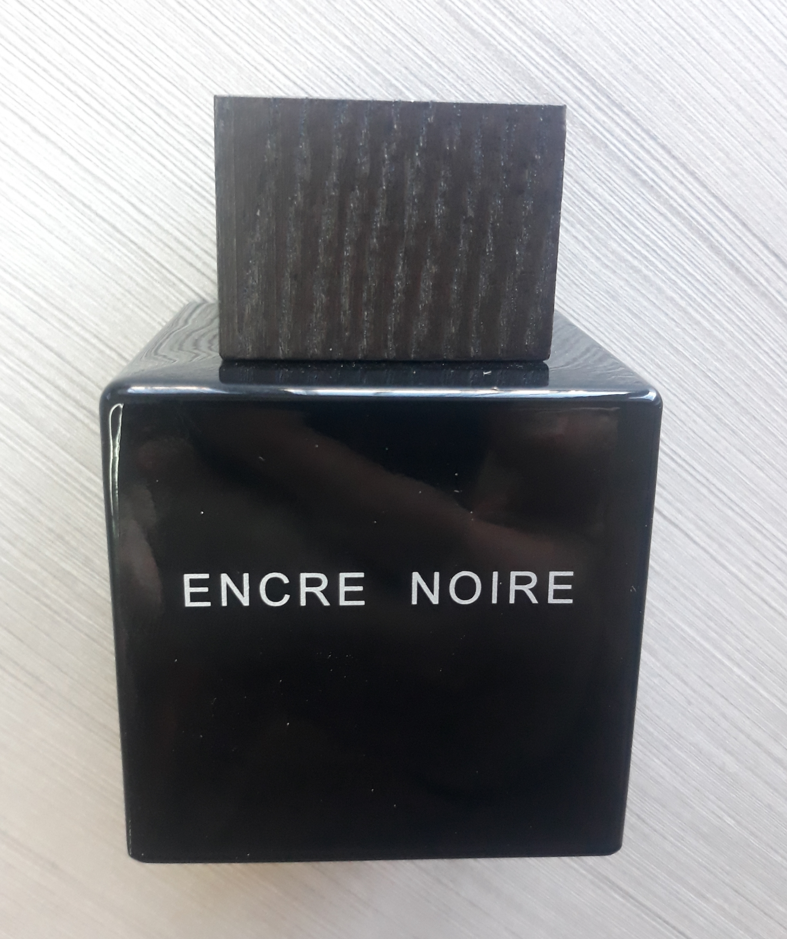 Encre Noire від Lalique