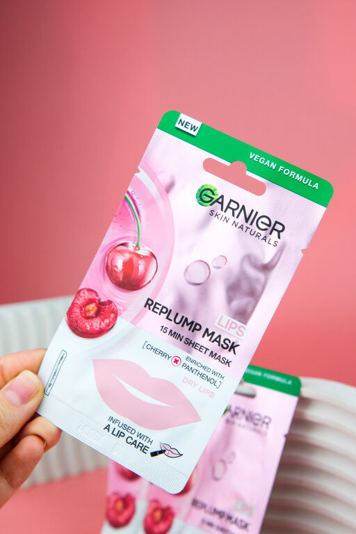 Чи допоможе тканинна маска пробленим губам ? Garnier Skin Naturals маска для �губ